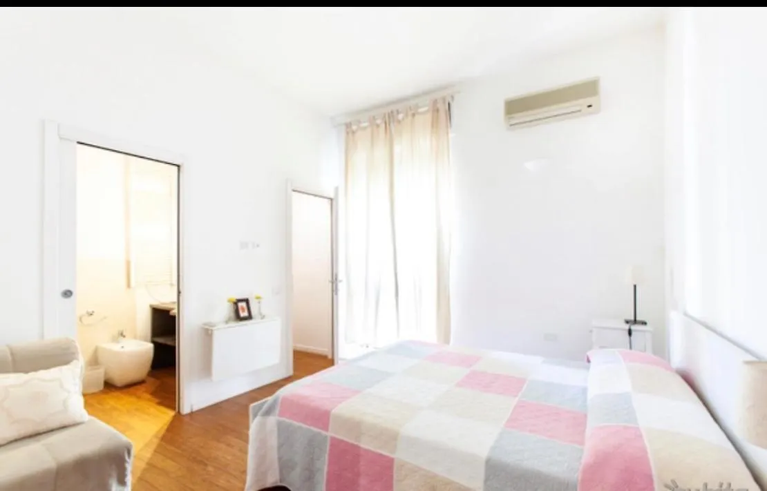 Alba Rooms Cagliari 0*,  Italy